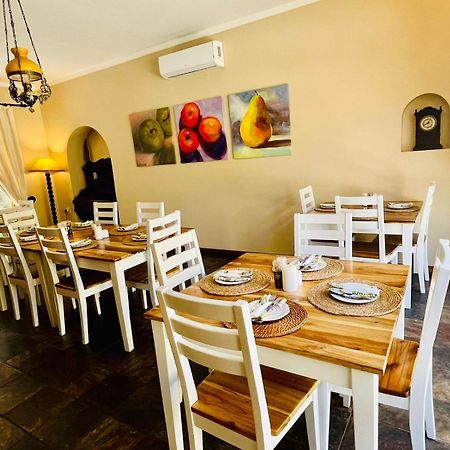 17 On Bird Guest House Beaufort West Exterior photo