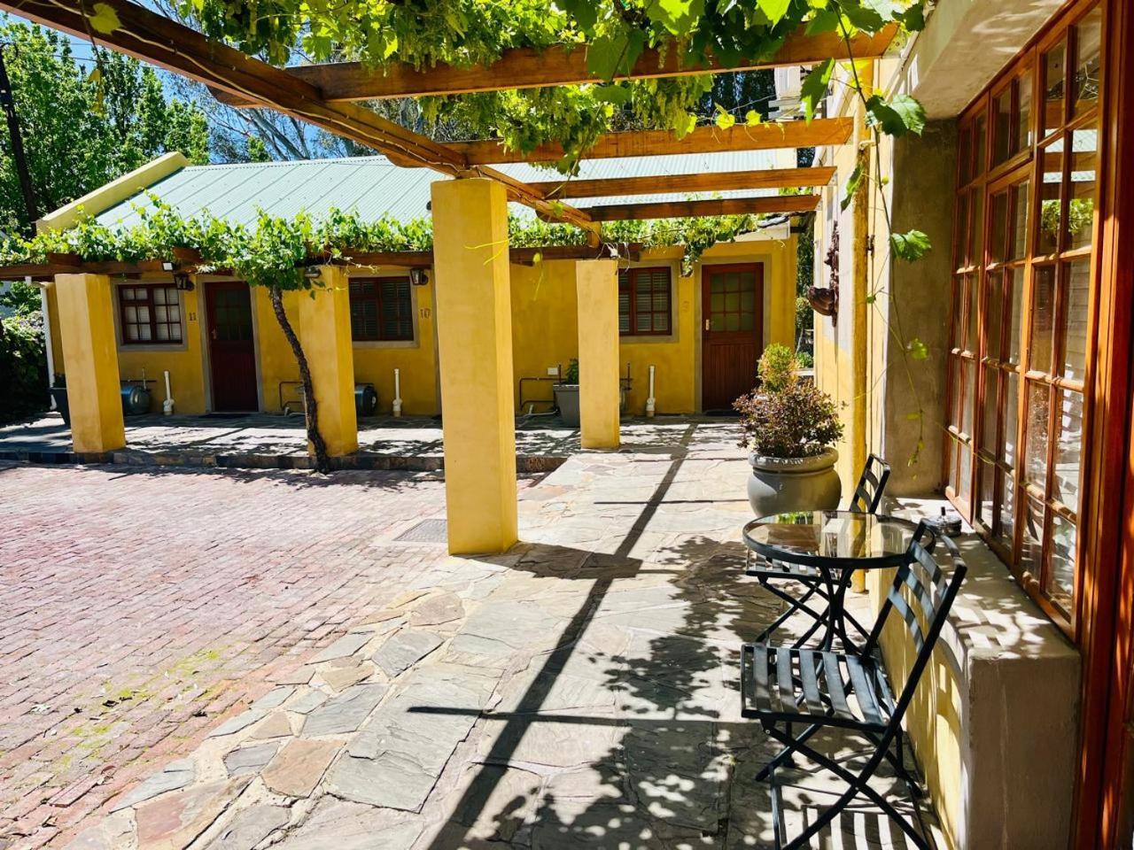 17 On Bird Guest House Beaufort West Exterior photo