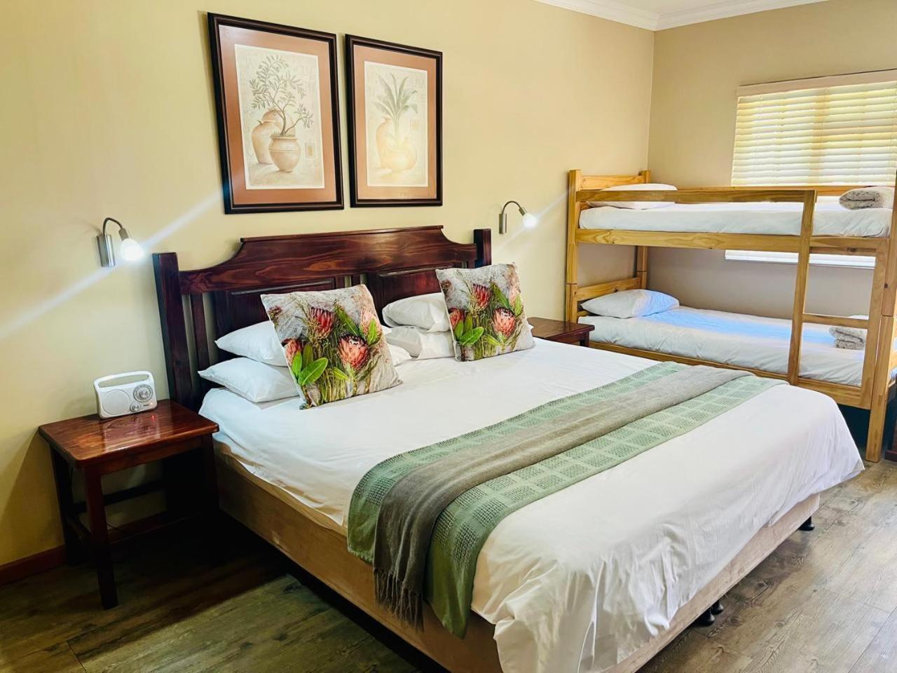 17 On Bird Guest House Beaufort West Exterior photo
