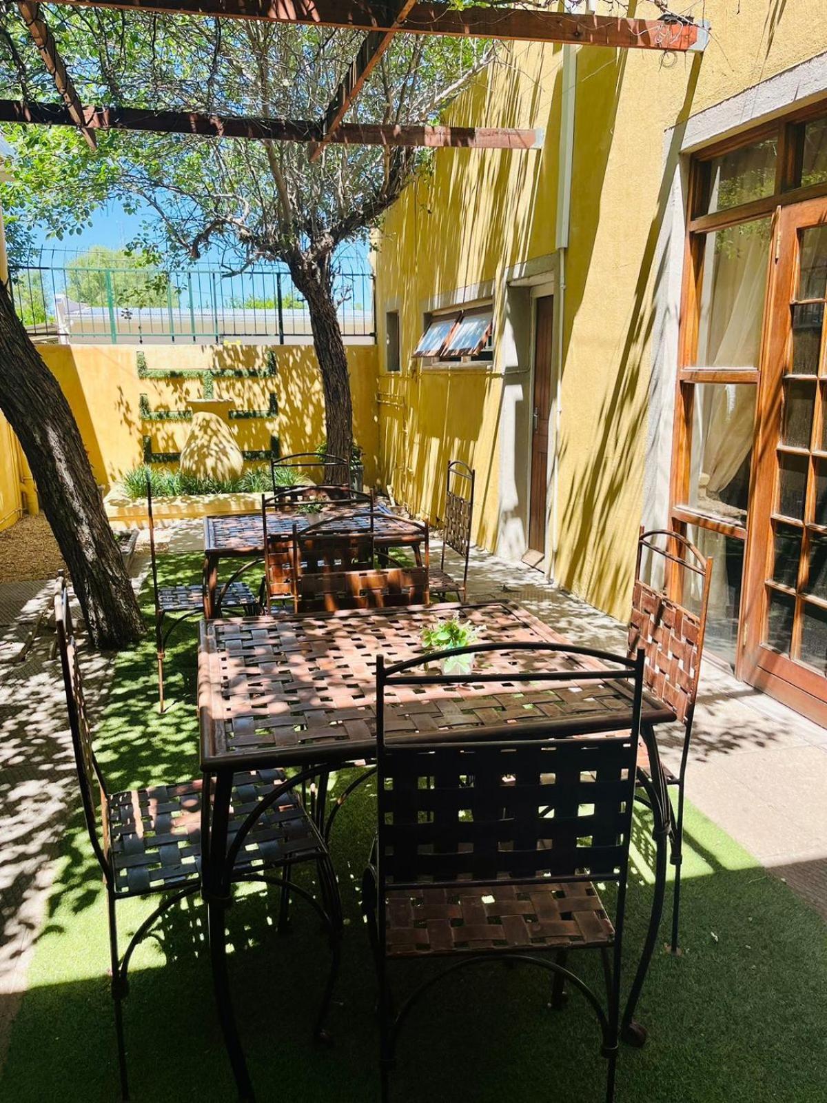 17 On Bird Guest House Beaufort West Exterior photo