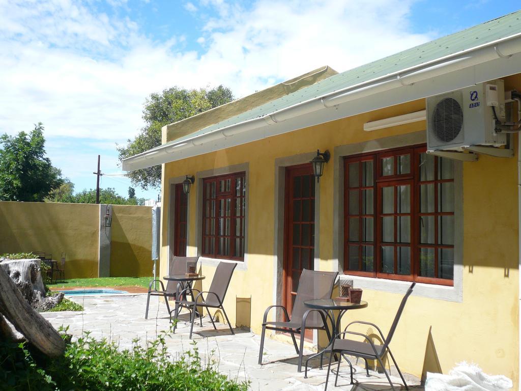17 On Bird Guest House Beaufort West Exterior photo