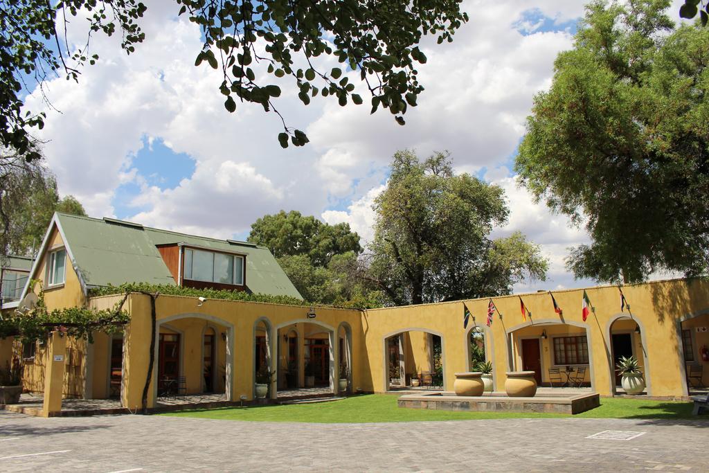 17 On Bird Guest House Beaufort West Exterior photo