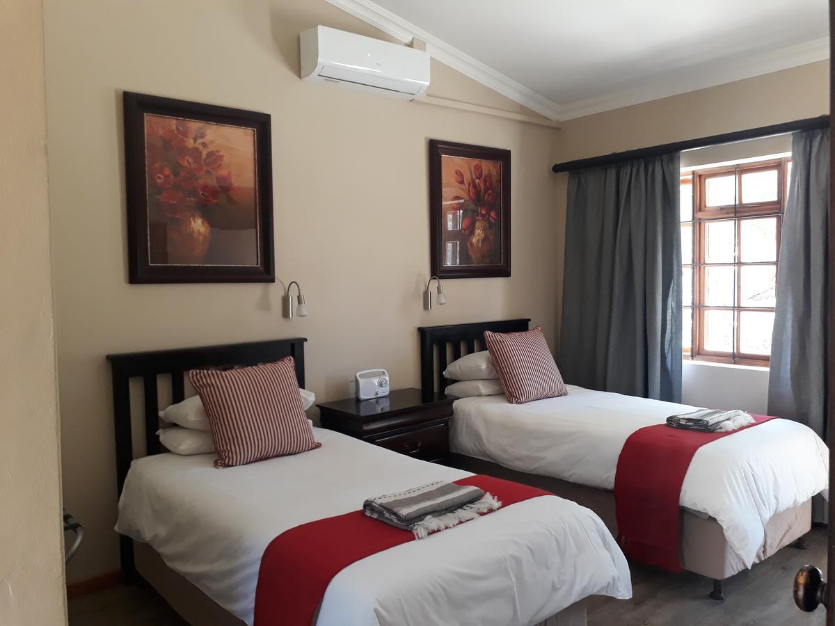 17 On Bird Guest House Beaufort West Exterior photo
