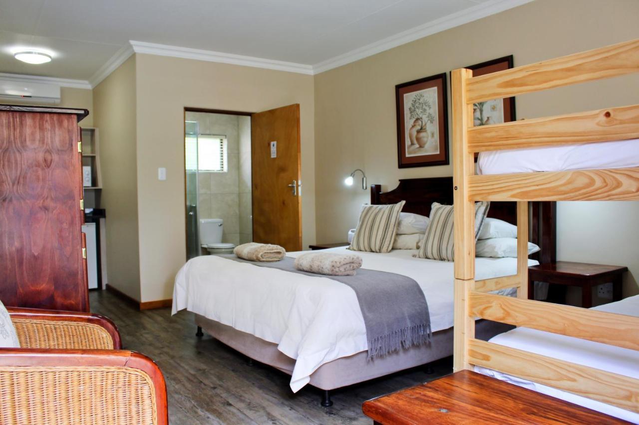 17 On Bird Guest House Beaufort West Exterior photo