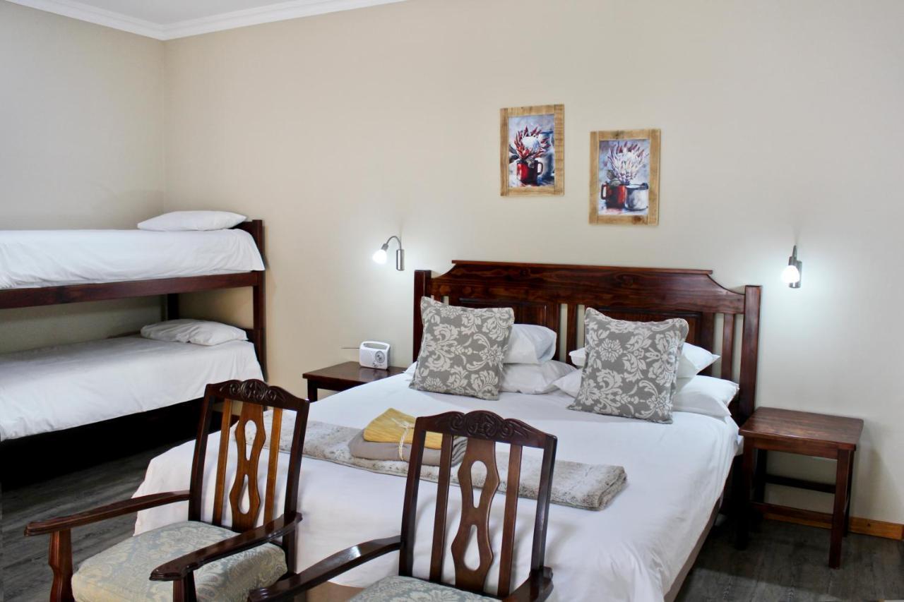 17 On Bird Guest House Beaufort West Exterior photo